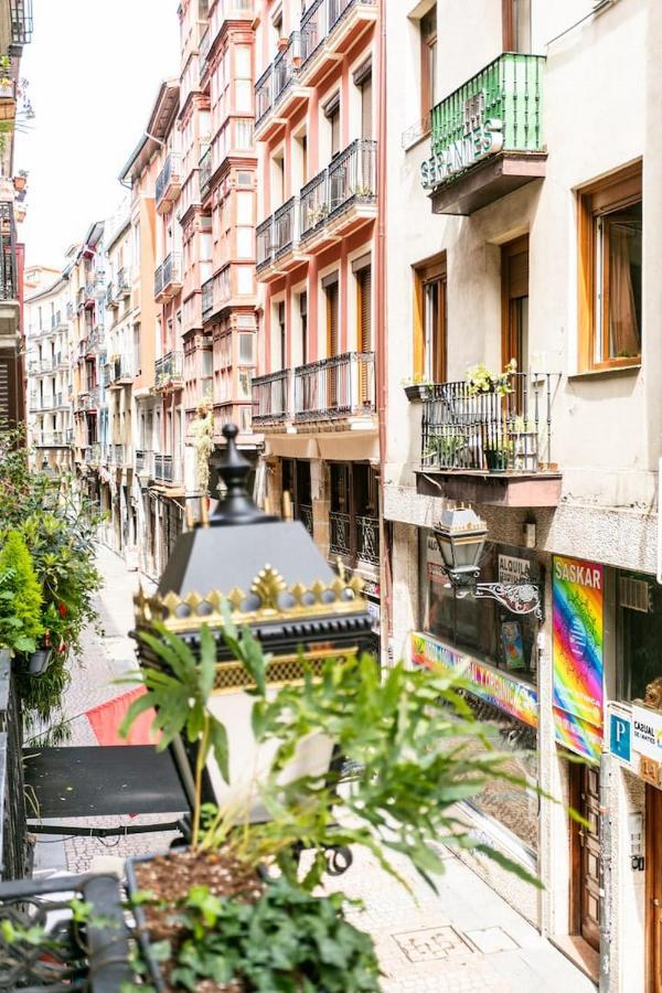 Siete Calles / Bilbao Art Esterno foto