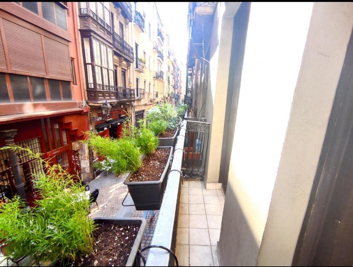 Siete Calles / Bilbao Art Esterno foto